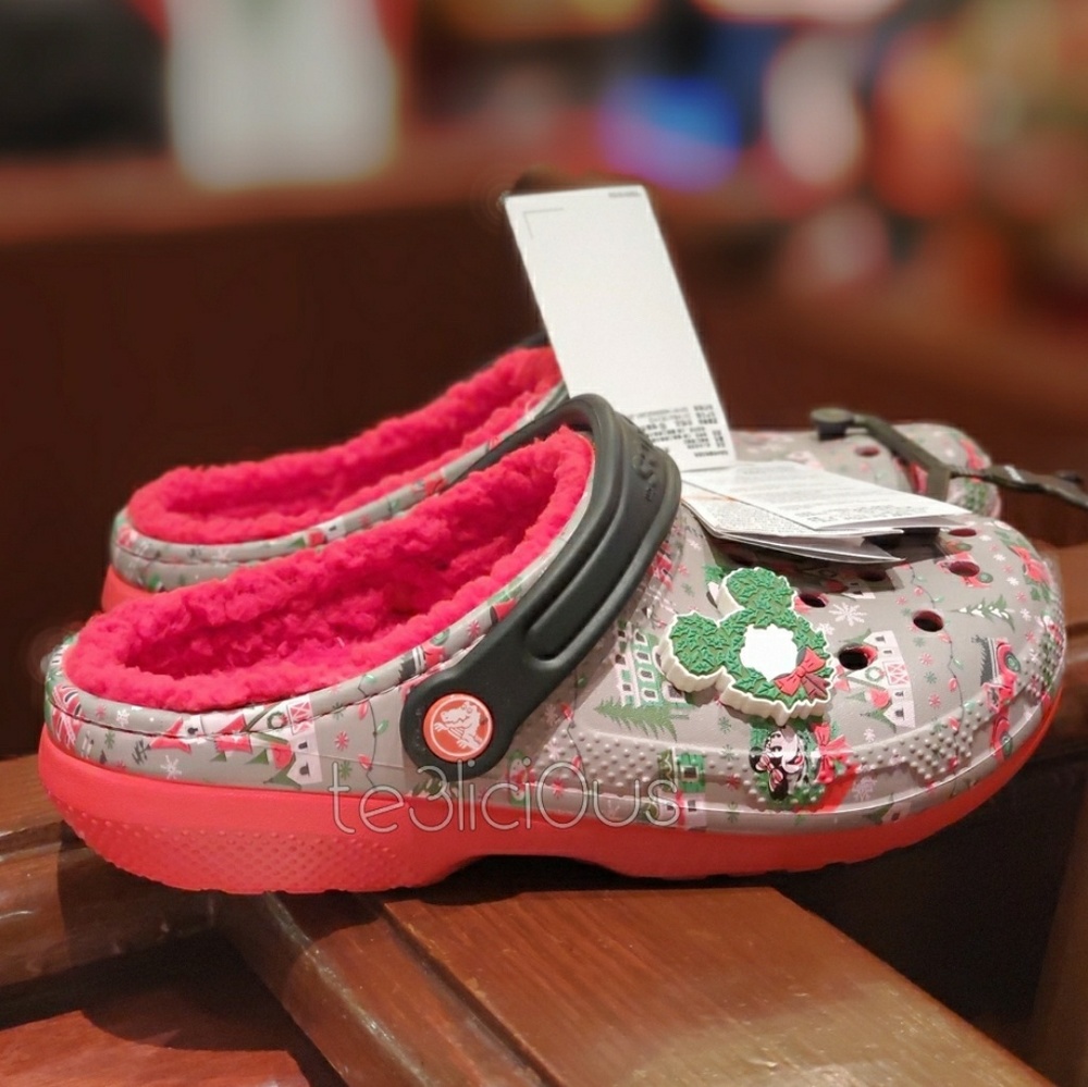 DISNEY PARKS LIGHT UP MICKEY CHRISTMAS CROCS - Picture 4 of 7